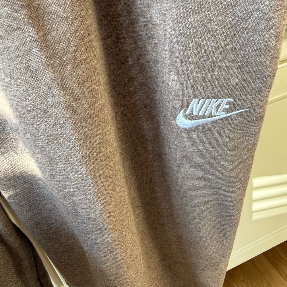 Nike Women's Sportswear Club Fleece Pants - Picture 3 of 6